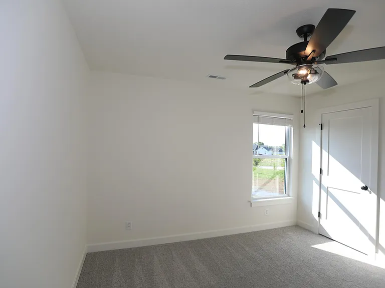 4605 Chambers Bay Dr — Photo 31