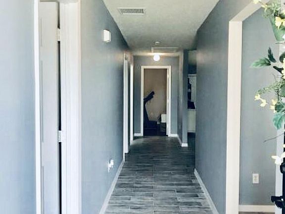 4th image of 814 SW Juliet Ave