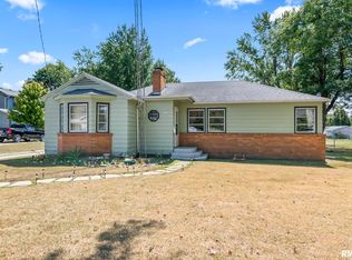 380 E Prairie St, Waverly, IL 62692