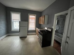 214 S 10th St APT 3, Reading, PA 19602