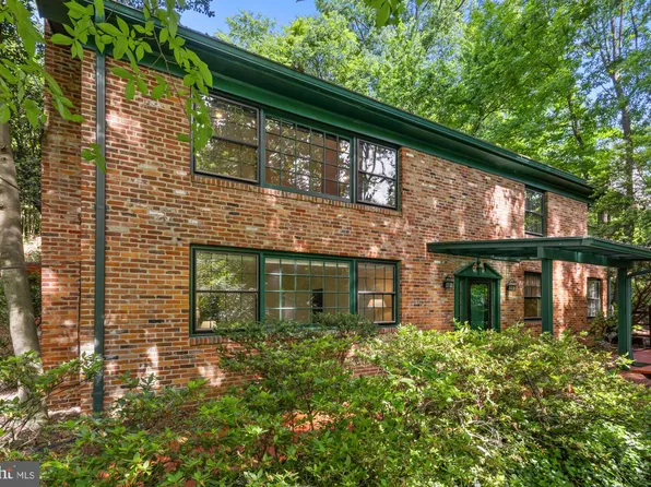 2646 S June St, Arlington, VA 22202