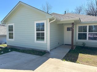 428 E Nelson St, Denison, TX 75021