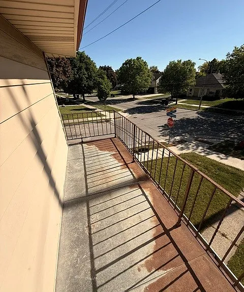 2126 Ludington Ave — Photo 15
