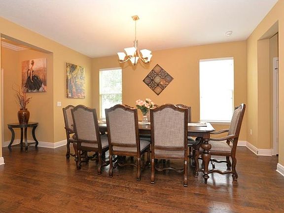 5th image of 11709 Chateaubriand Ave