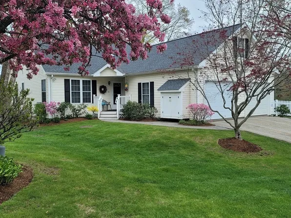 21 William Onthank Ln Unit 21, Southborough, MA 01772