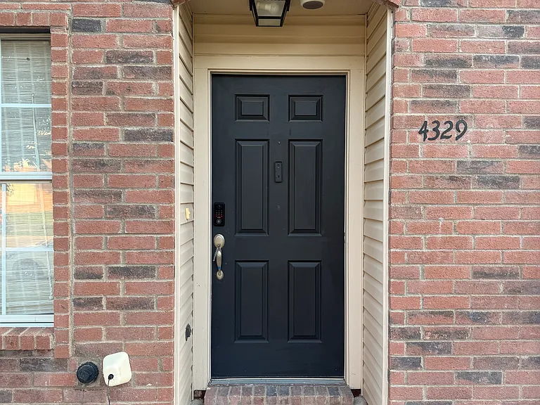 4329 Apple Dr — Photo 2