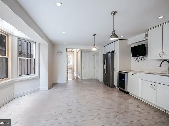 3rd image of 1534 Pine St #1XXXF