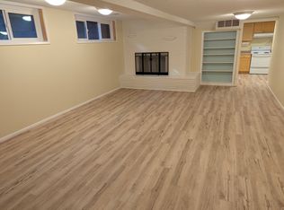 1055 SW Plum Dr, Portland, OR 97219