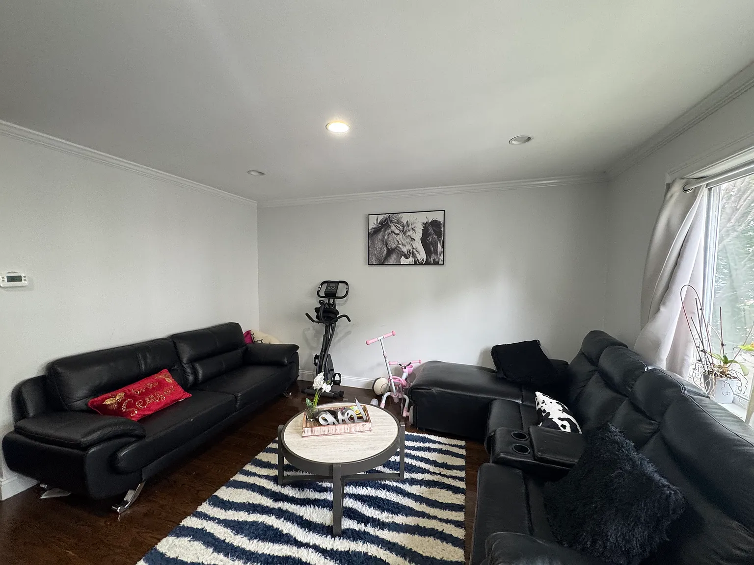 2 bed, 831 sqft, $2,700 — Photo 4
