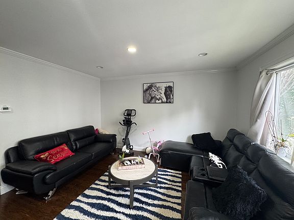4th image of 71 Oxford Ave APT 4