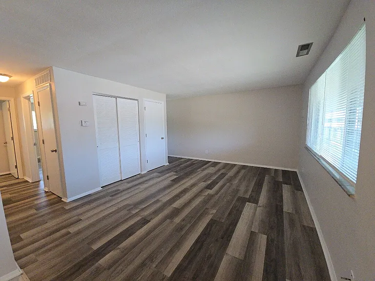 1015 E Pearl St #D — Photo 5