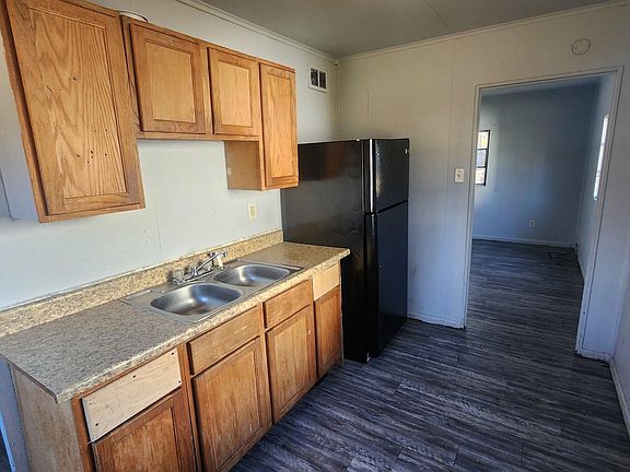 5th image of 501 Plum St