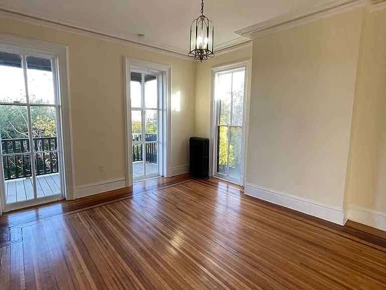 166 Montgomery St — Photo 3