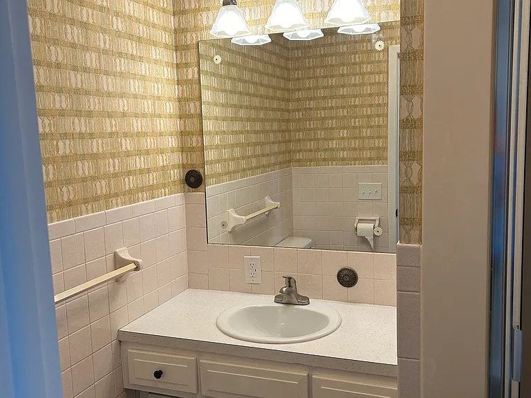 4044 S Broadway Ave — Photo 18