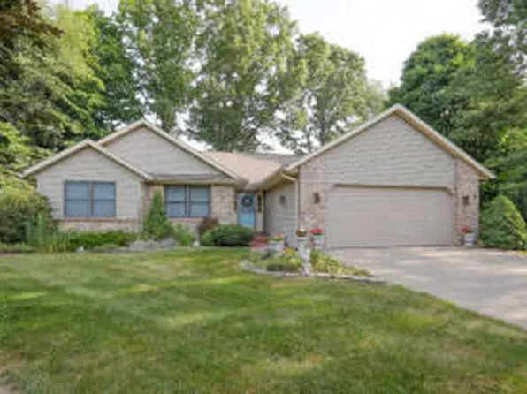 32890 Robin Rd, Paw Paw, MI 49079