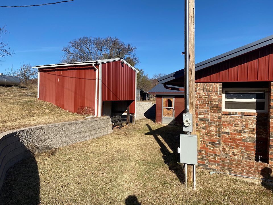 2nd image of 74321 N 2410th Rd