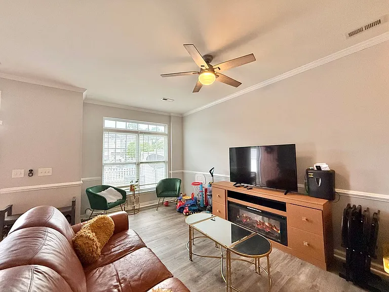 351 Gilman Ln #103 — Photo 3