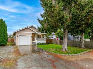 828 Hoag Rd, Mount Vernon, WA 98273