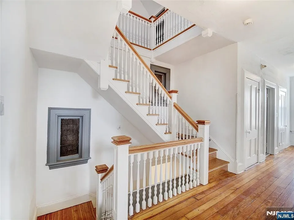 444 S Broad St #442
