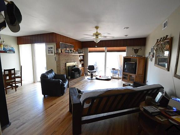 5th image of 130 Queen Ann Dr