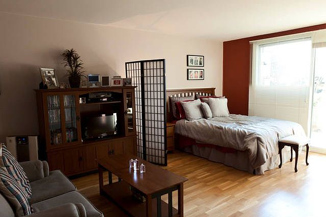1st image of 2025 E Greenwich Ave Unit 109