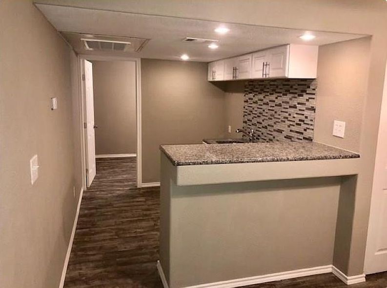 2nd image of 1607 N Carroll Ave #101A