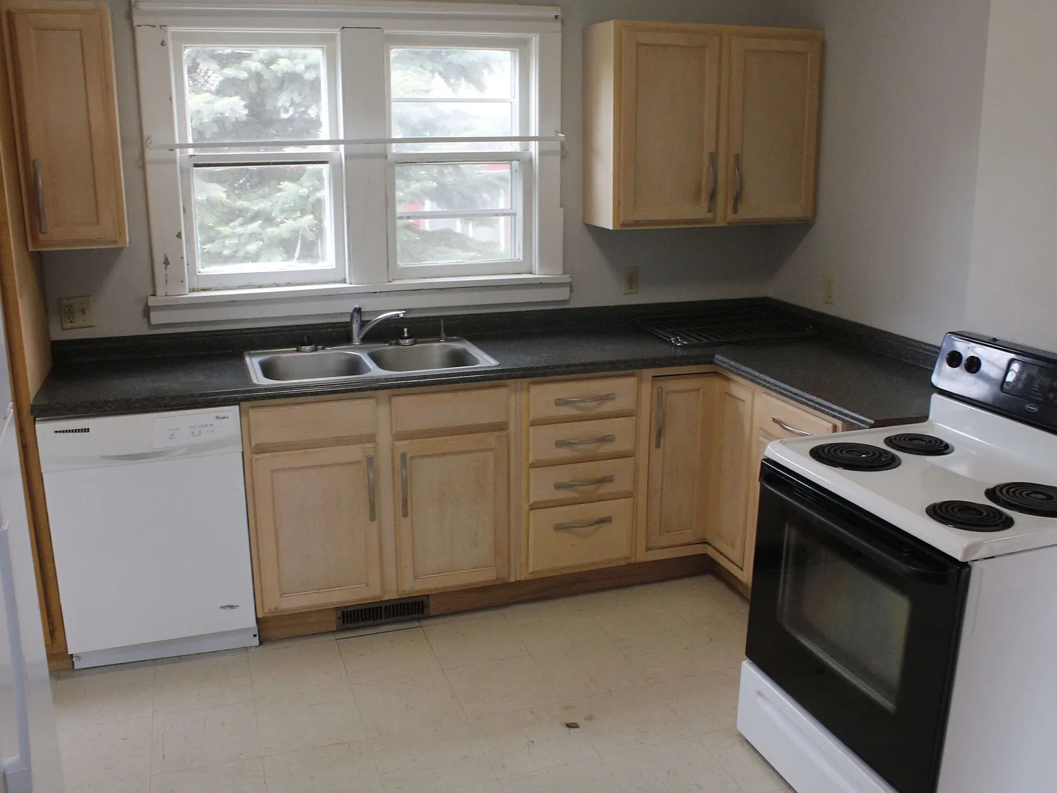 4 bed, 1152 sqft, $1,400 — Photo 4