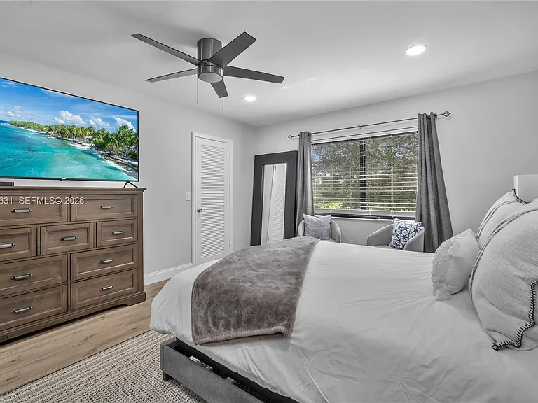 7956 Eastlake Dr #F — Photo 21
