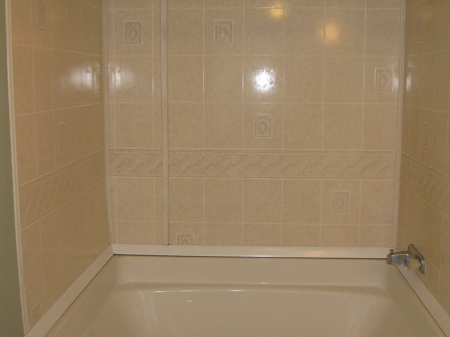 2 bed, 924 sqft, $1,100 — Photo 1