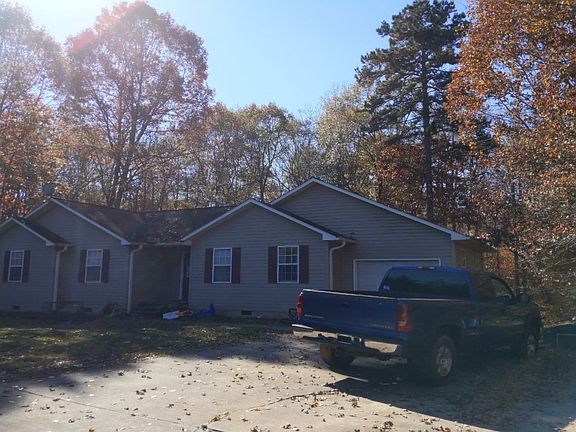 2nd image of 550 Simpson St