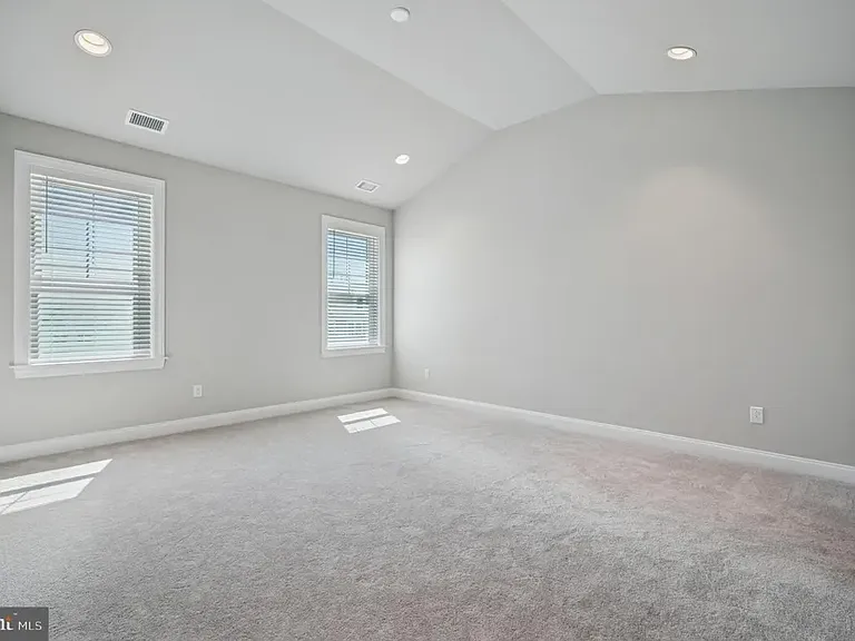 212 Foxhedge Rd — Photo 22