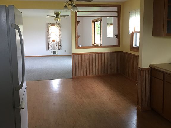 kitchen/dining rm/living rm