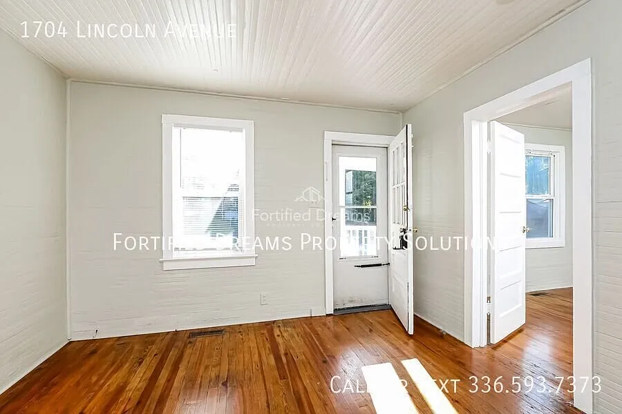 1704 Lincoln Ave | 2 Bed 1 Bath | A House, A Yard, A Place of Your Own — Photo 4