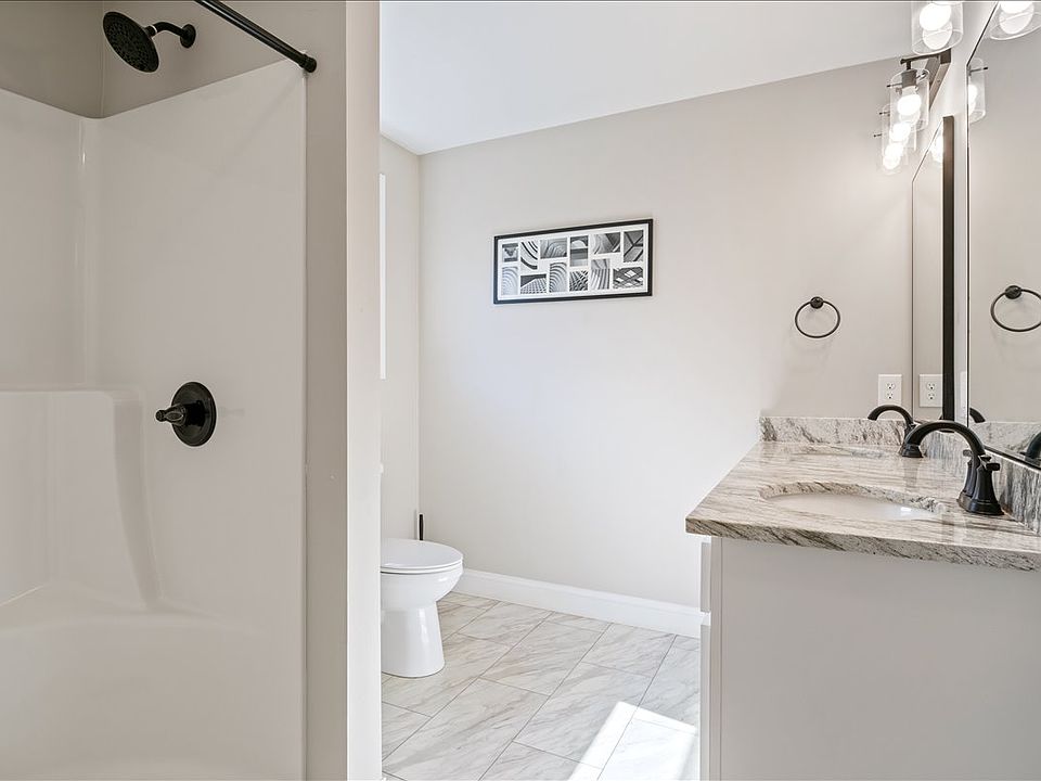 1st image of 4 Woods Ln