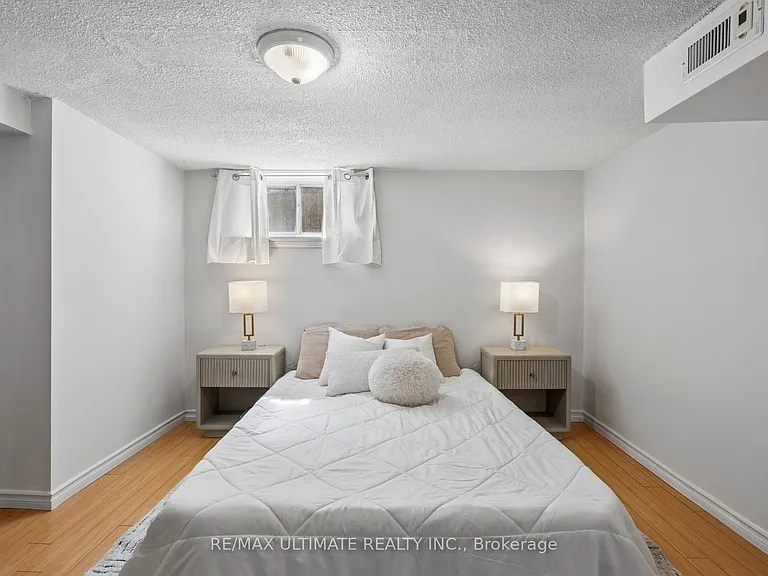 34 Compton Cres #BASEMENT — Photo 10
