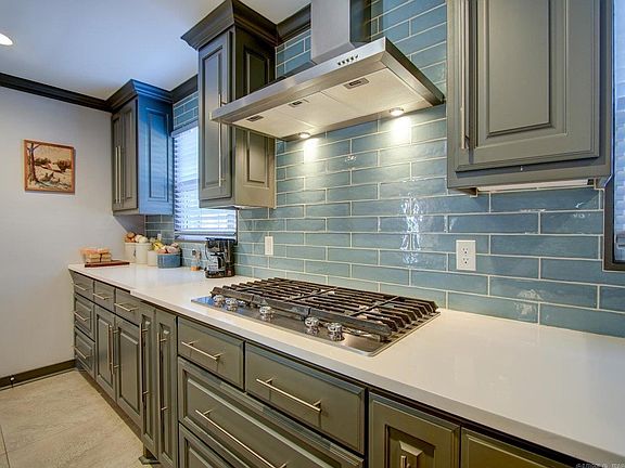 3rd image of 118 Trivista Right St