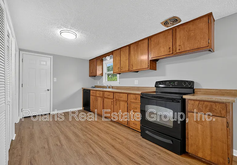 4419 Charles Dr — Photo 11