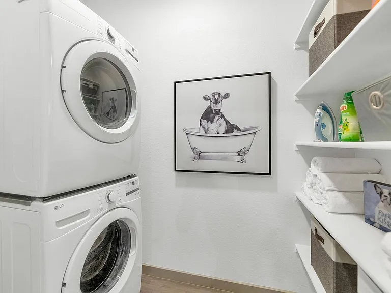 Everly at Morrison Ranch Luxury Apartments — Photo 34