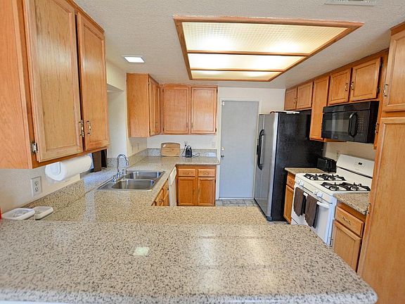 5th image of 13555 Avenal St
