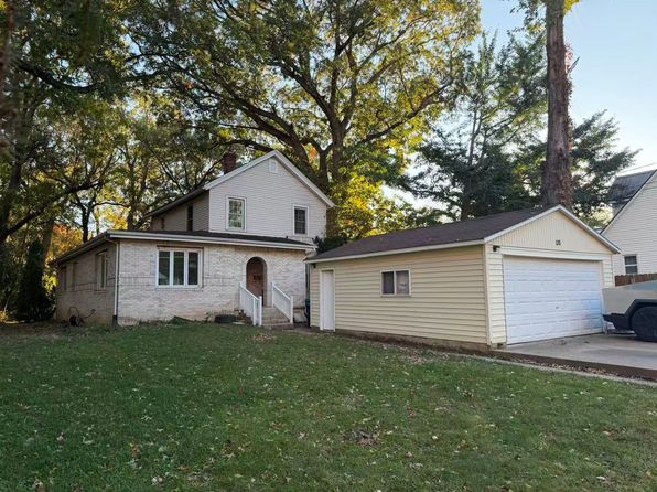 126 Gunn Ave