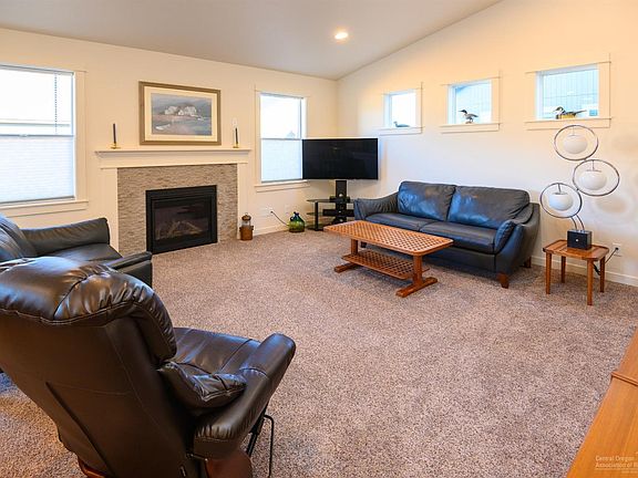 4th image of 2527 NW Greenwood Ave