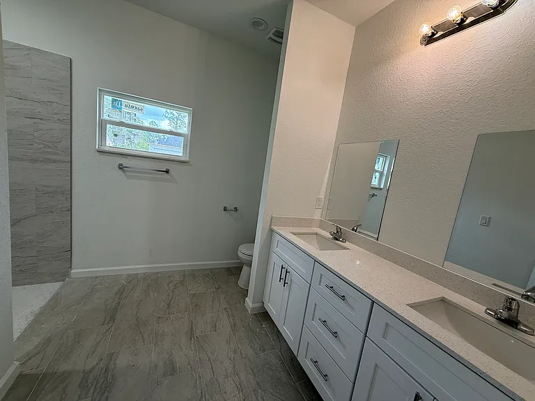 2523 Cloras St — Photo 10