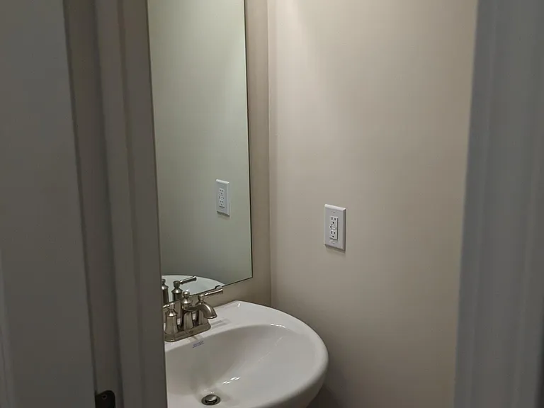 877 McKenzie Park Ter — Photo 8