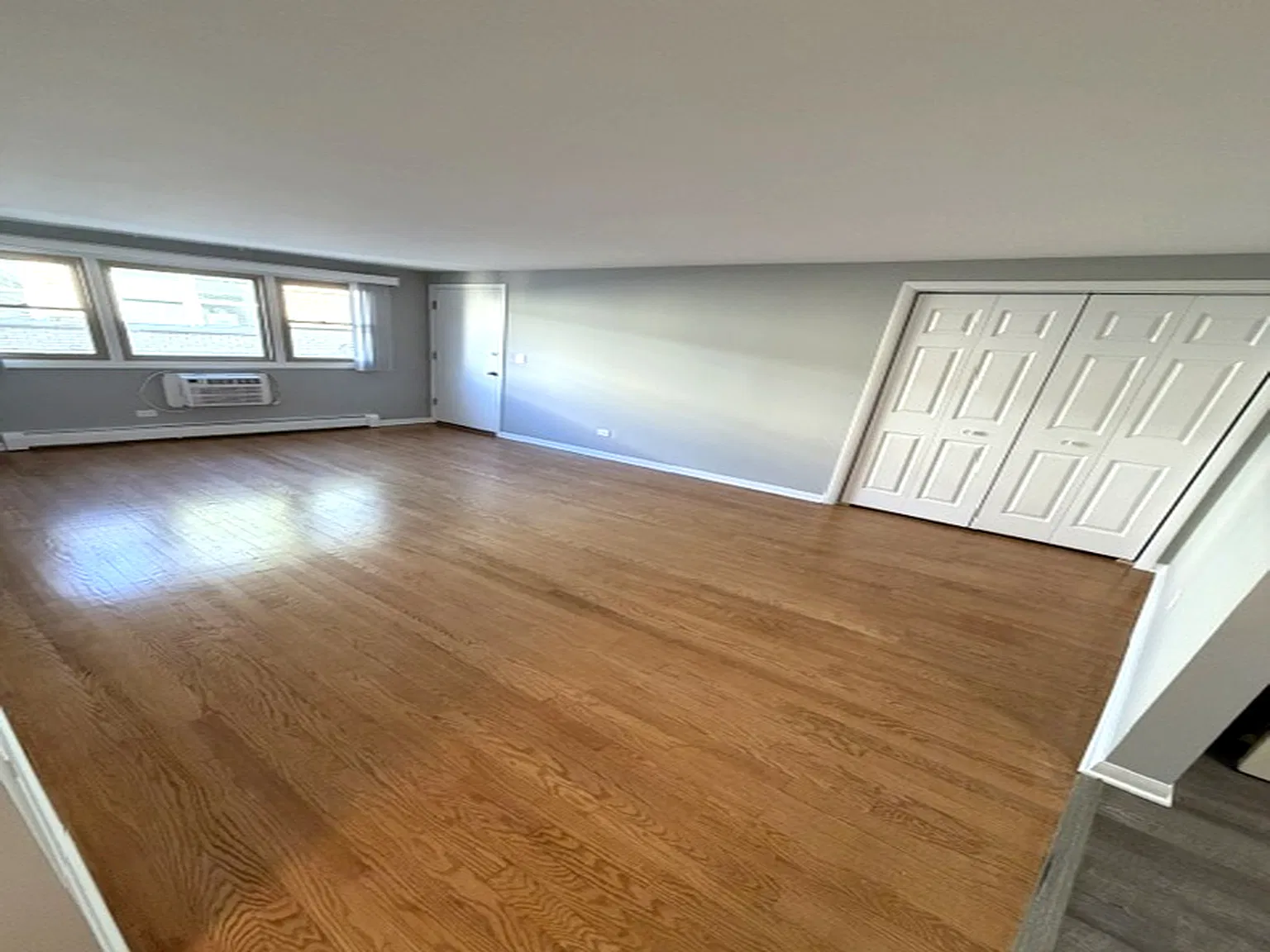 1 bed, 1300 sqft, $1,895 — Photo 4