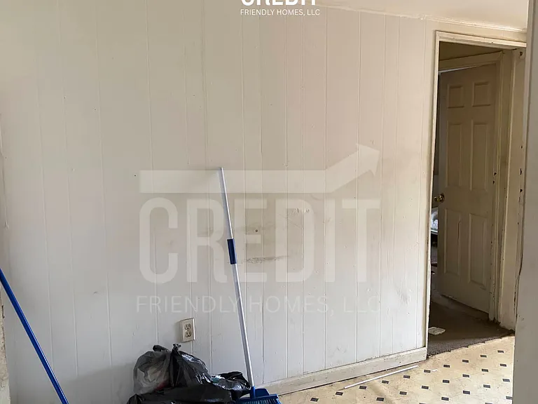 1829 S Stanley St — Photo 7