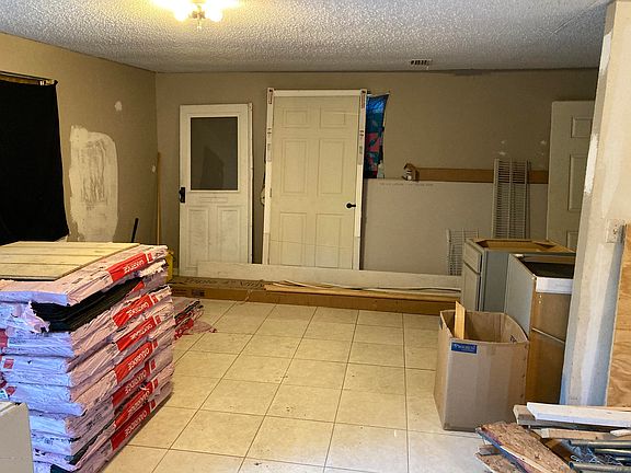 3rd image of 5264 Potomac Ave