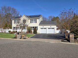 5 Lincoln St, Port Jefferson Station, NY 11776
