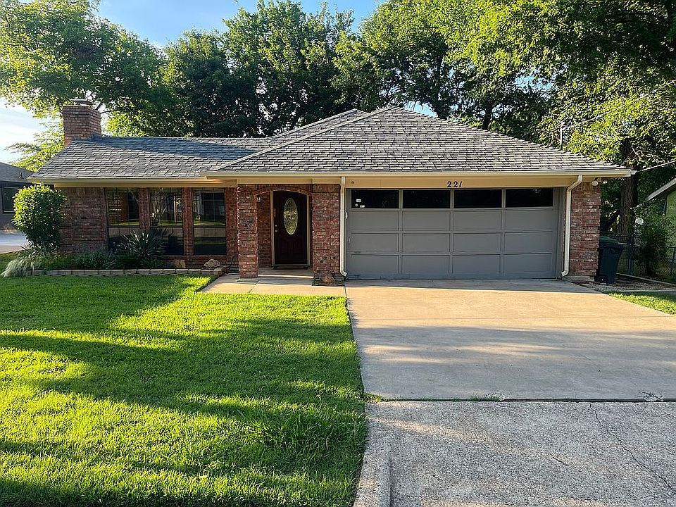 Front view from Franklin St