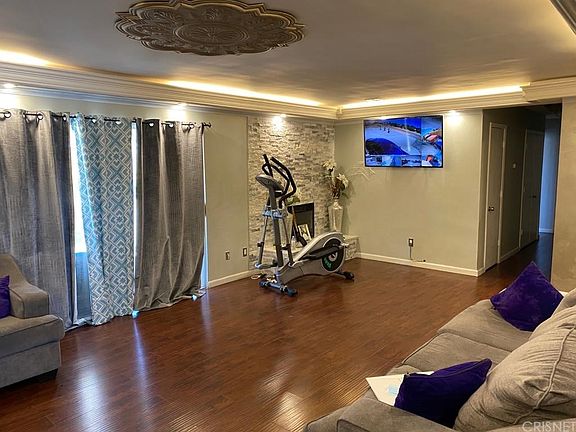 5th image of 18267 Danbury Ave