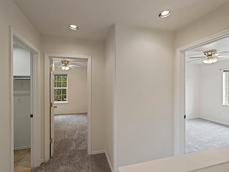 606 Valentine Dr — Photo 24